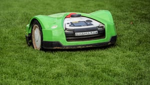 Viking Mähroboter bei der Arbeit