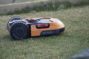 Mähroboter Installationsservice Mähroboter Installation Mähroboter verlegen lassen Mähroboter installieren lassen Mähroboter Service Mähroboter Montageservice Mähroboter montieren lassen Mähroboter ohne Kabel installieren lassen